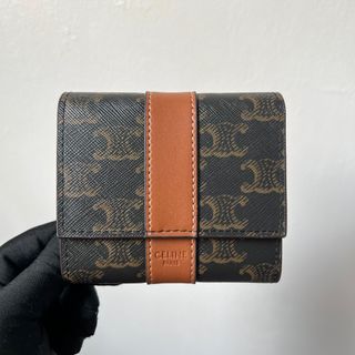 (Category: ) located in . Submitted by mjlenihcpreloved (Listing ID 1318478606, Image 1). Description: .