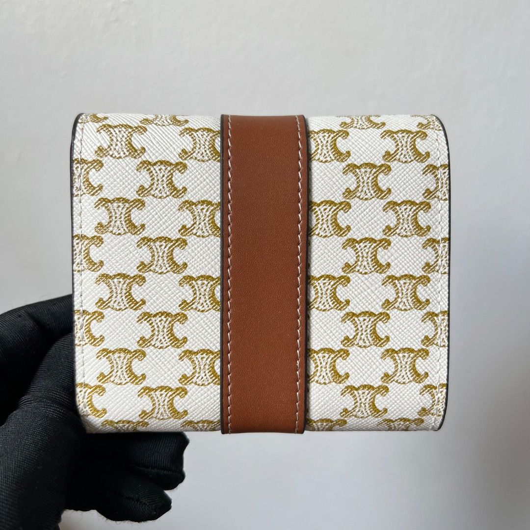Celine Triomphe Print Trifold Wallet (Category: Luxury Bags & Wallets) located in Antipolo. Submitted by mjlenihcpreloved (Listing ID 1318480983, Image 2). Description: .