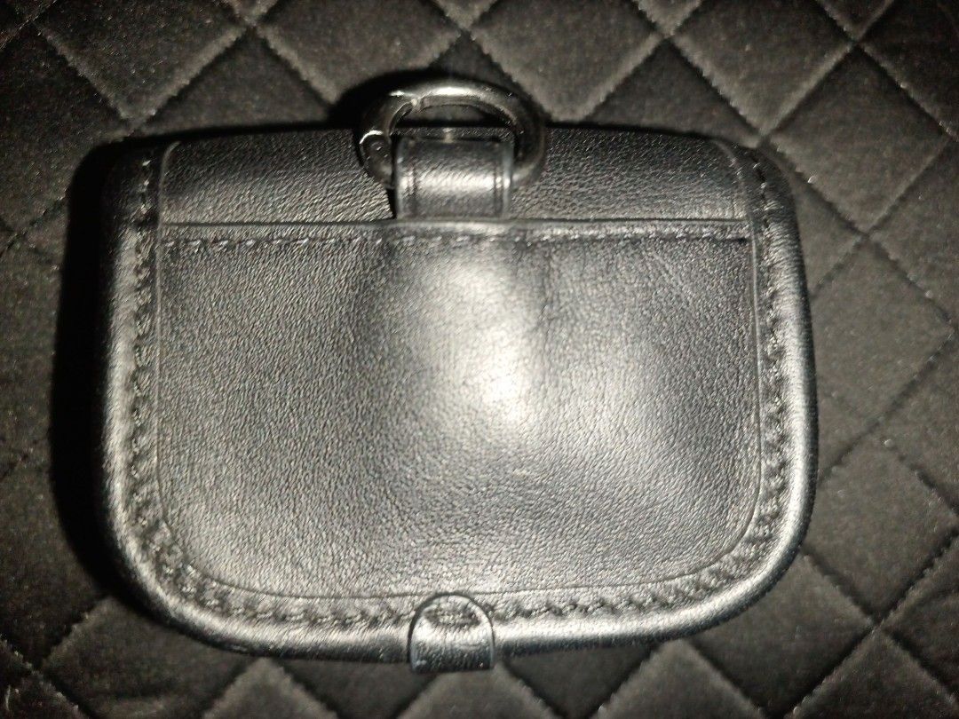 COACH Heritage Plain Leather (Black) CLIP ON BAG (Category: Luxury Bags & Wallets) located in Manila. Submitted by lost.paradise (Listing ID 1365221669, Image 2). Description: AUTHENTIC COACH CLIP ON BAG FROM COACH HERITAGE PLAIN LEATHER BAG GOOD AS NEW FROM USA NO BOX. NO DUSTBAG..
