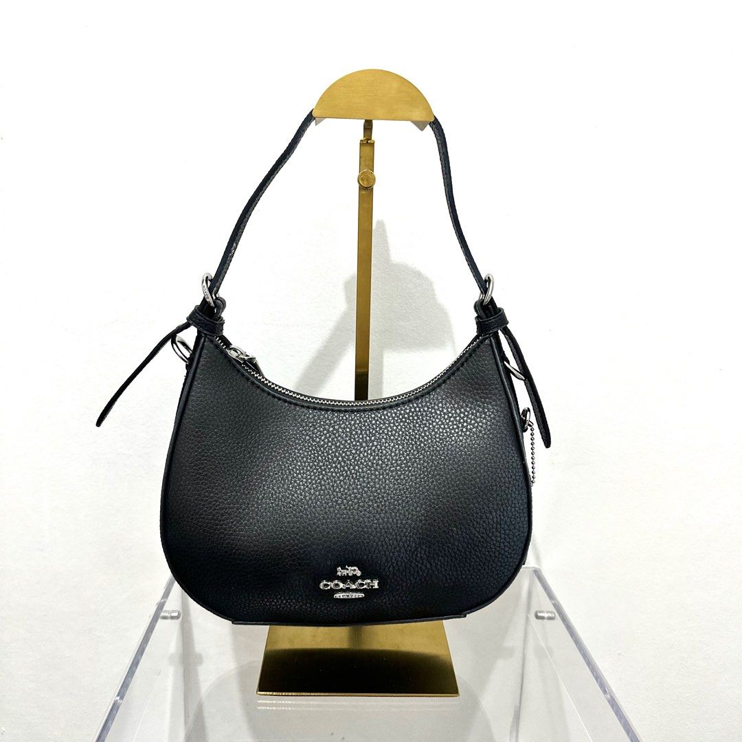 Coach Kleo Hobo (Category: Luxury Bags & Wallets) located in Makati City. Submitted by lux.mariah (Listing ID 1365254304, Image 2). Description: Guaranteed authentic 100% / Money back guarantee Coach Hobo Kleo ( Shoulder Bag / Crossbody Bag ) Brand new condition Message for Inquries.