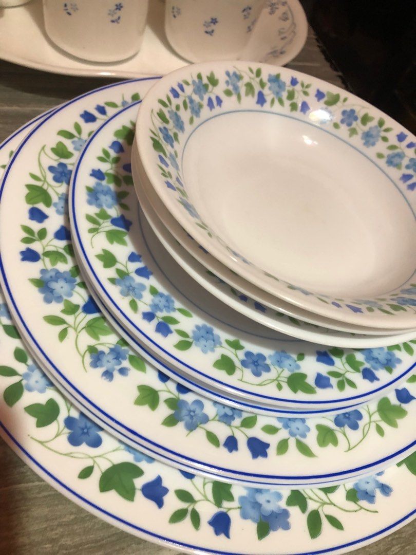 Arcopal (Category: Other Kitchenware & Tableware) located in Angeles City. Submitted by phynes (Listing ID 1365159933, Image 3). Description: 9 pcs Big plates Break resistant No issue GCash payment .