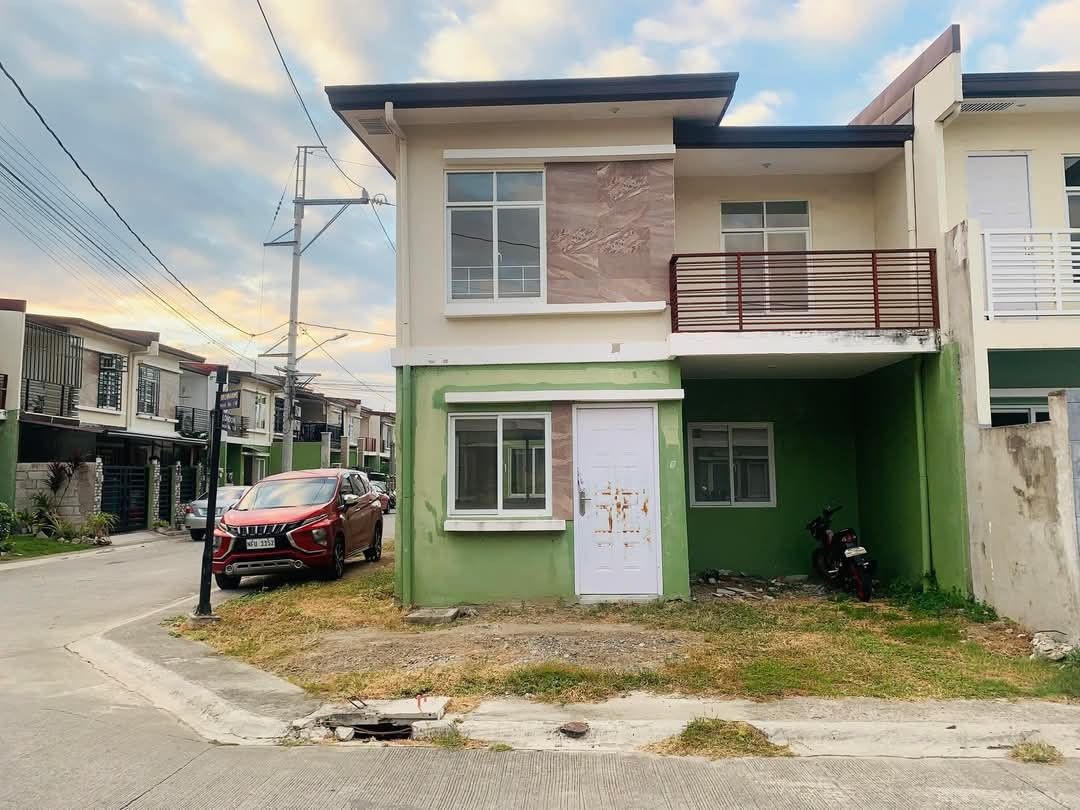 Corner 4br and 2cr Lancaster Gentri Cavite (Category: House & Lot) located in General Trias. Submitted by marilou.orapa (Listing ID 1365262423, Image 1). Description: ADELLE CORNER LOT for ASSUME BALANCE PASALO ONLY 2.3M CASH OUT OPEN TERMS 15K+ monthly bank for 9 years 8 months CHINABANK BALANCE 1.2M REMAINING PRINCIPAL 📍 Location: Brighton Village, Lancaster New City, Brgy. Pascam 1, General Trias, Cavite Details: - ₱15,839.92 monthly under Ch