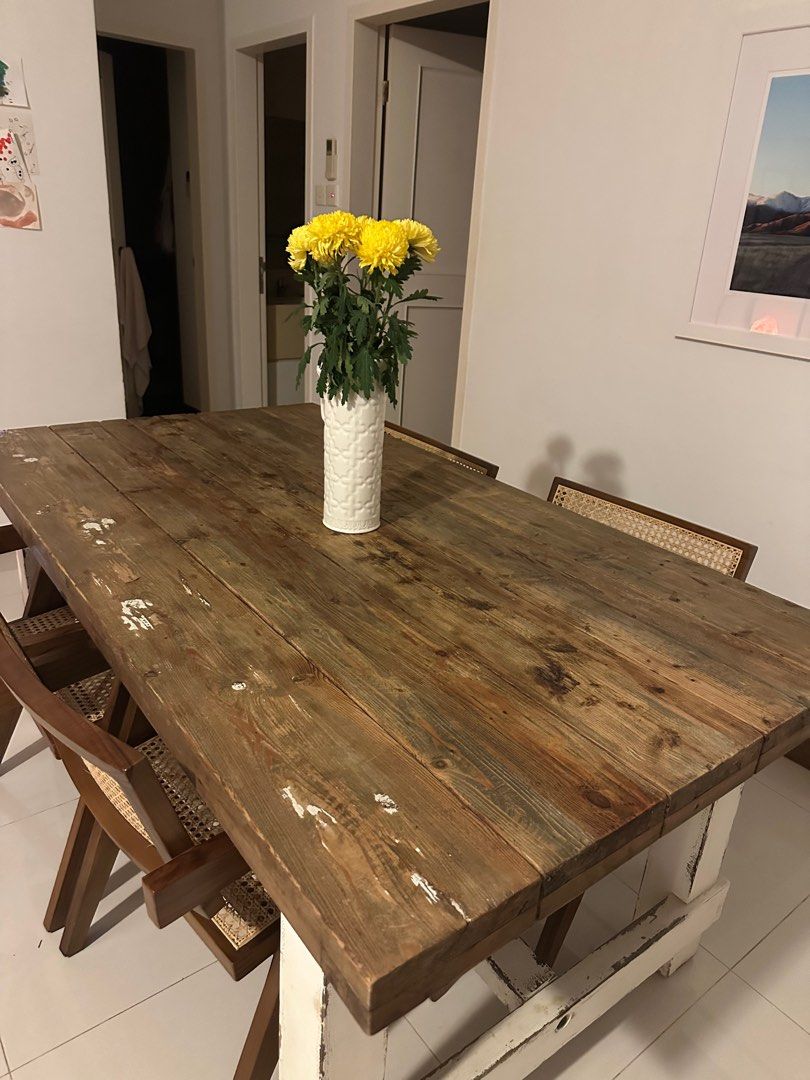 Dining Table (Category: Tables & Sets) located in Singapore. Submitted by lryan52 (Listing ID 1365235565, Image 2). Description: 180cm x 100cm.