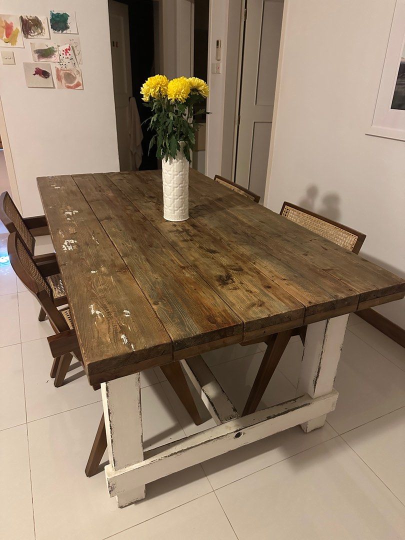 Dining Table (Category: Tables & Sets) located in Singapore. Submitted by lryan52 (Listing ID 1365235565, Image 1). Description: 180cm x 100cm.