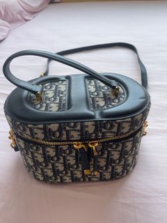 （分類：）位於 。 由 reginaaal 提交（商品編號 1365269675，圖片 1）。簡介： 。