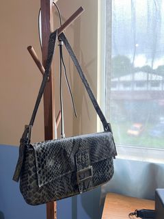 (Category: ) located in . Submitted by mnqfinds (Listing ID 1365133185, Image 1). Description: .