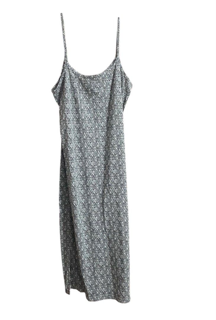 grunge alt slip on dress (Category: Dresses) located in Cebu City. Submitted by peachriots (Listing ID 1365237310, Image 1). Description: .