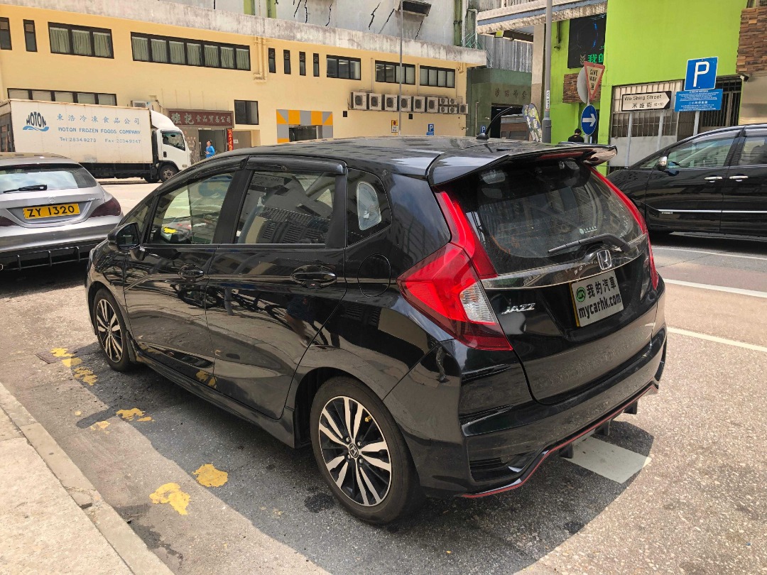 Honda  JAZZ RS GK5 Auto62863174696578113