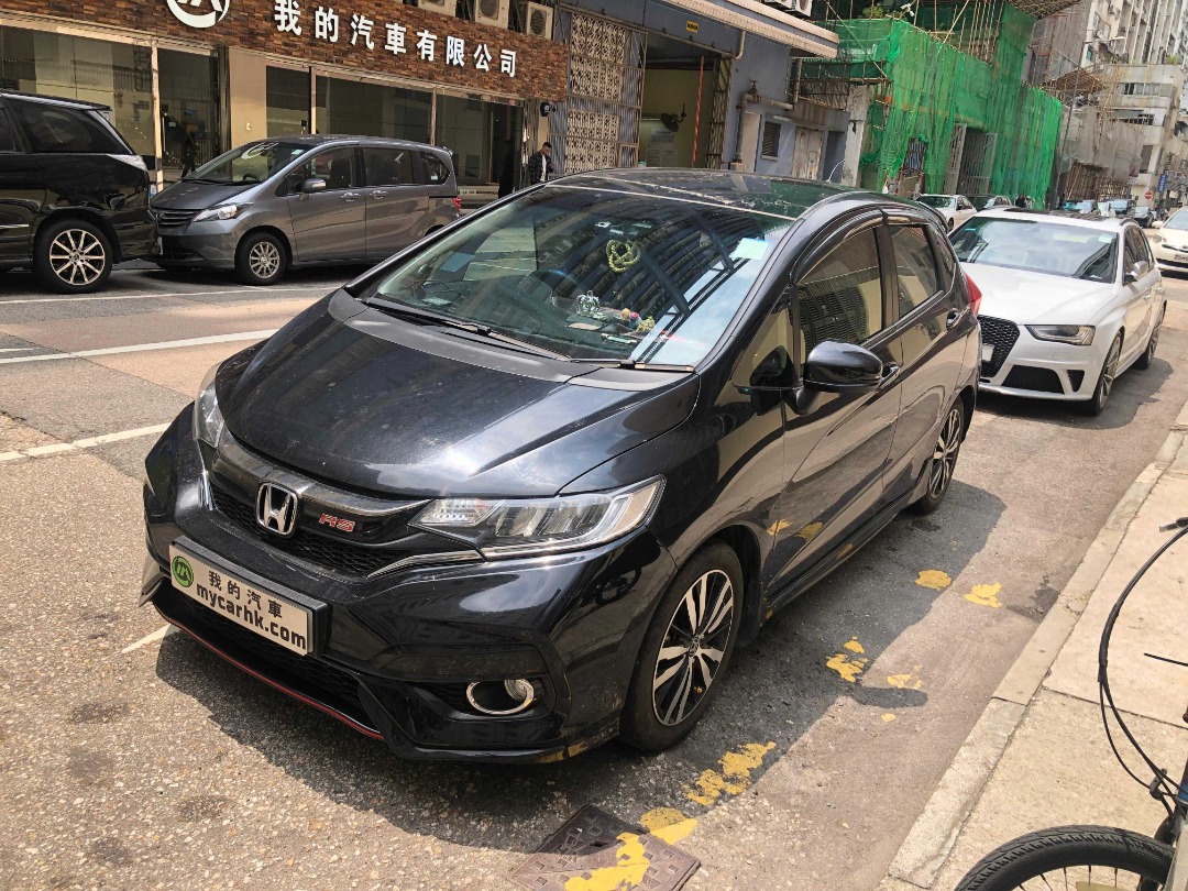 Honda  JAZZ RS GK5 Auto62863174696578112