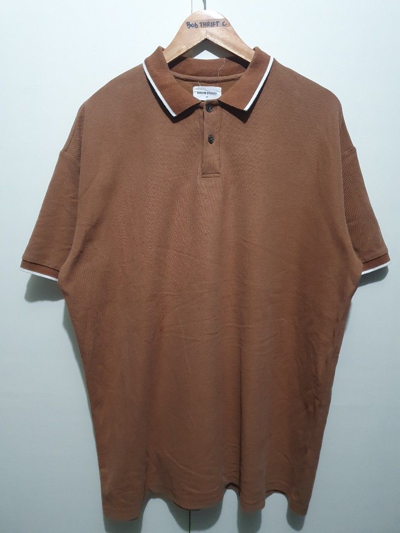 Juslin Studio Brown Polo Shirt (Category: Tshirts & Polo Shirts ) located in San Fernando. Submitted by bobcollection (Listing ID 1365298081, Image 1). Description: Juslin Studio Shirt * complete tags * best fit 2xl - 3xl * 25 x 32 inches * 9/10 condition and color rate * issue - need wash for minimal stains, and sign of usage sa neck ( fold mark ) 📌 Color may vary due to lighting. 📌 All items are need wash. 📌 strictly no return to seller. 📌 