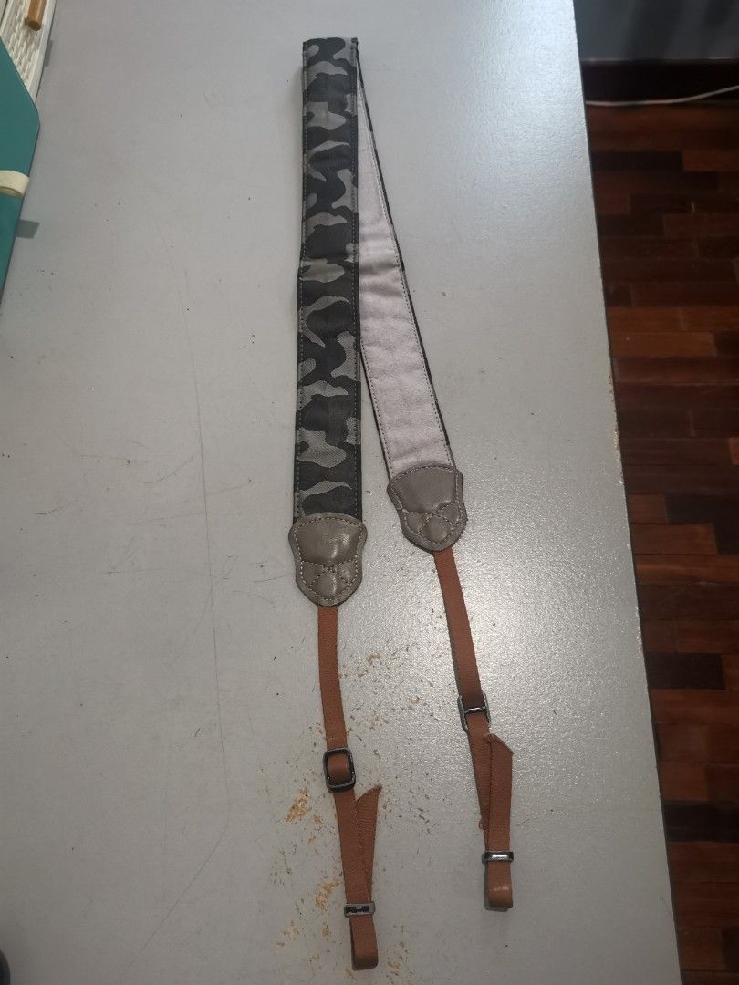 Leather Camera Strap (Category: Camera Bags & Carriers) located in Petaling Jaya. Submitted by jubes7 (Listing ID 1365246778, Image 1). Description: Camo leather camera strap.