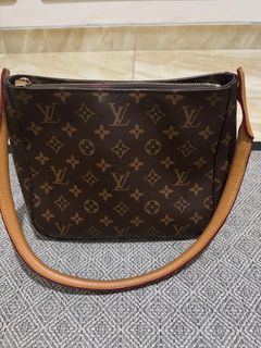 (Kategori: ) berada di . Dikirim oleh preloved_byds (ID iklan 1365240070, Gambar 1). Deskripsi: .
