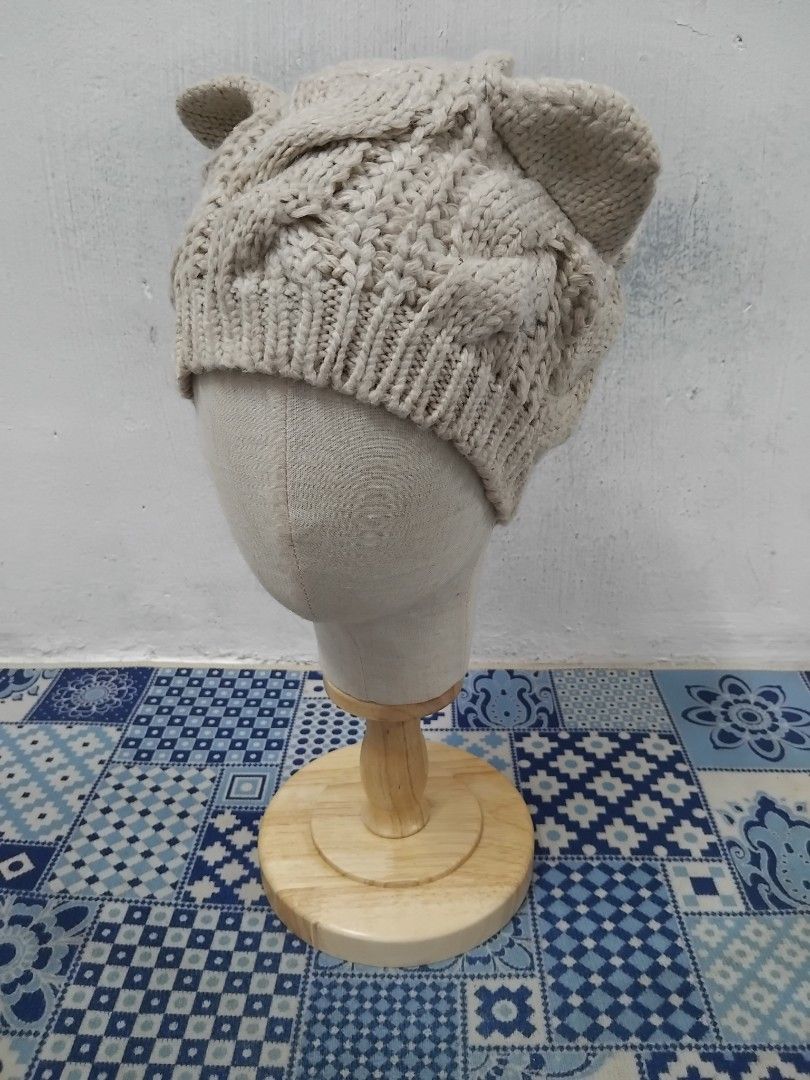MOERY BEANIE HAT (Category: Cap & Hats) located in Kuala Lumpur. Submitted by katana9 (Listing ID 1365244607, Image 1). Description: Hi Followers Detail must Read before deal UNISEX Moery beanie hat Cap saiz One Size cond 9/10 Price include Postage No Cod /No booking /No Shop Trusted seller 100%.