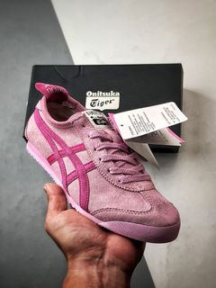 (Category: ) located in . Submitted by lovely_shoes (Listing ID 1365211961, Image 1). Description: .