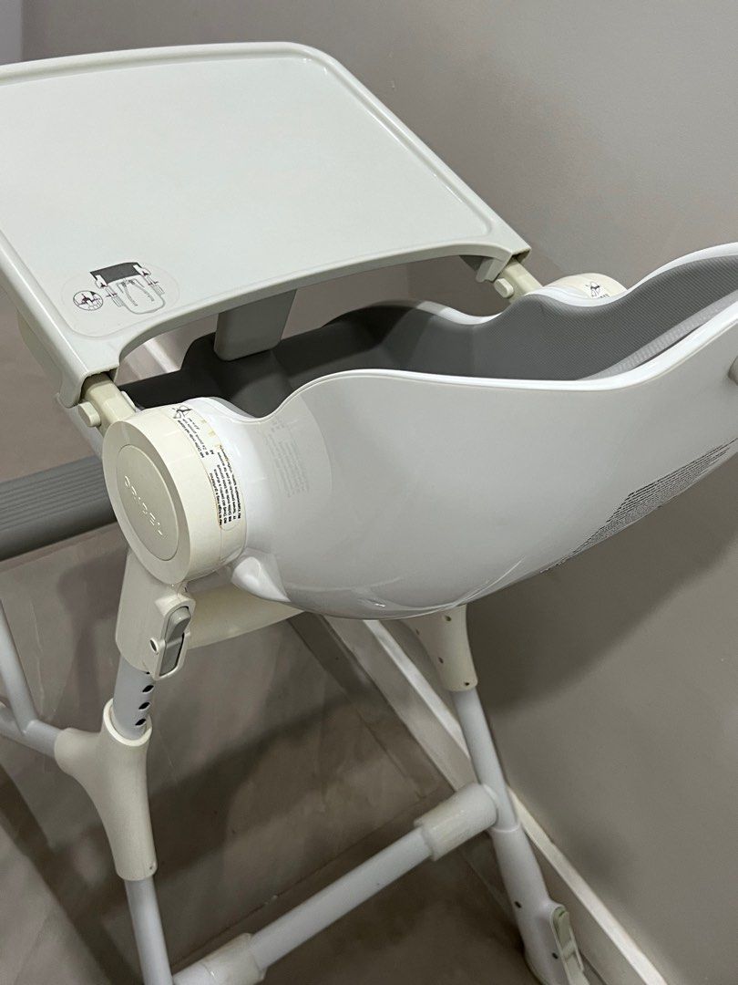 Oribel Cocoon Z High Chair (Category: Baby High Chairs) located in Mariveles. Submitted by pbaja (Listing ID 1365261067, Image 3). Description: RFS: Decluttering There are some signs of use on the safety harness and tray, but the item is overall in very good condition. Preferred buyer from Manila so I can just have it sent via Lalamove. .