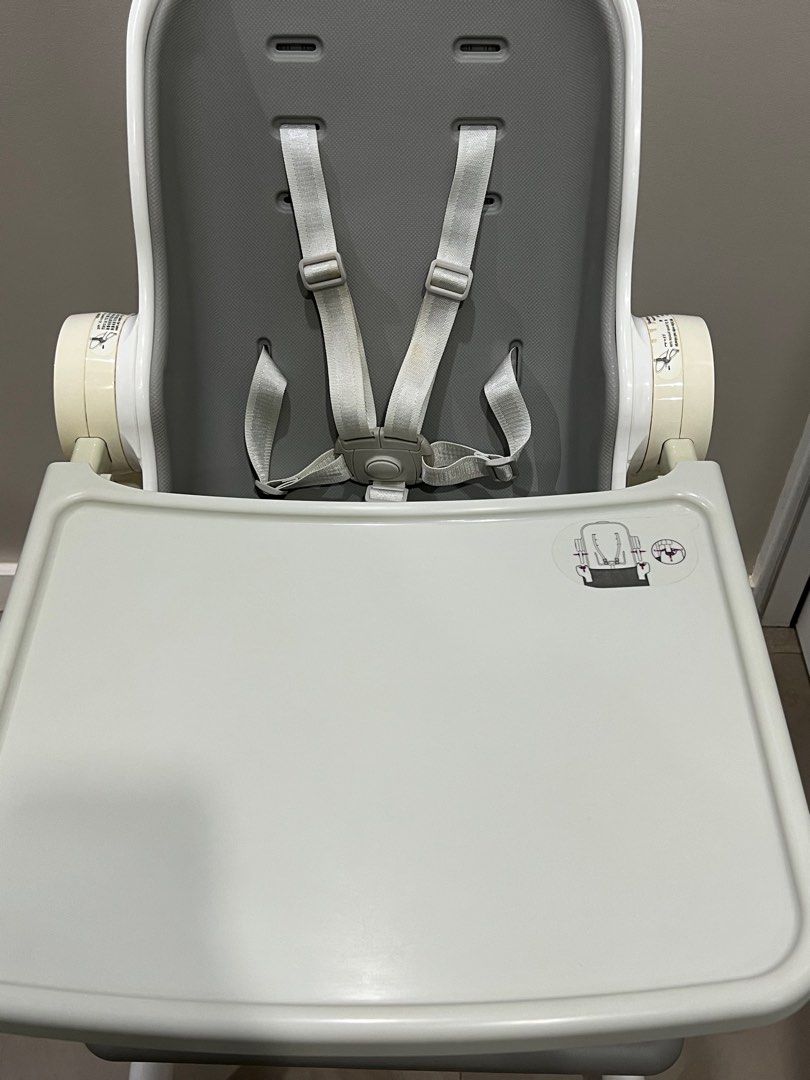 Oribel Cocoon Z High Chair (Category: Baby High Chairs) located in Mariveles. Submitted by pbaja (Listing ID 1365261067, Image 2). Description: RFS: Decluttering There are some signs of use on the safety harness and tray, but the item is overall in very good condition. Preferred buyer from Manila so I can just have it sent via Lalamove. .