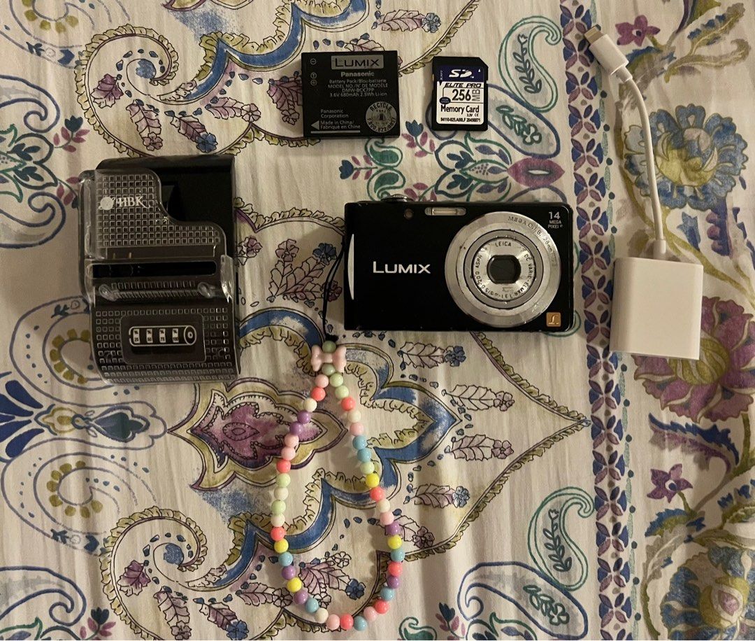 Panasonic Lumix DMC FH2 (Category: Cameras) located in San Mateo. Submitted by katvillalba (Listing ID 1365244305, Image 1). Description: Panasonic Lumix DMC FH2 - 14 megapixel - body cosmetics: 7/10 (signs of usage) - needs repair issues: - lcd flaw (doesn't affect the output) - lens error (unit not turning on/stuck lens) inclusions: - unit - battery - universal charger - SD card - SD card reader for iphone - beaded strap dm for sample shots/iss
