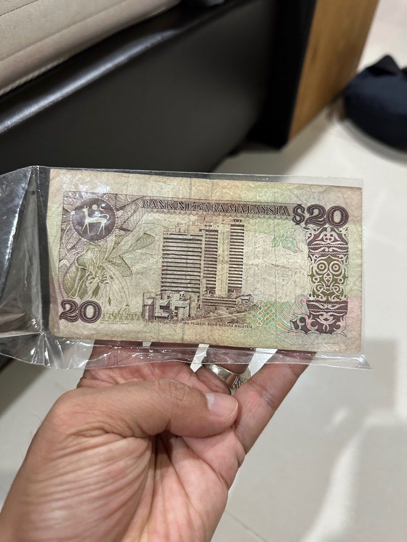 RM20 notes (Category: Currency) located in Kuala Lumpur. Submitted by muhdasmawi (Listing ID 1365261619, Image 2). Description: .