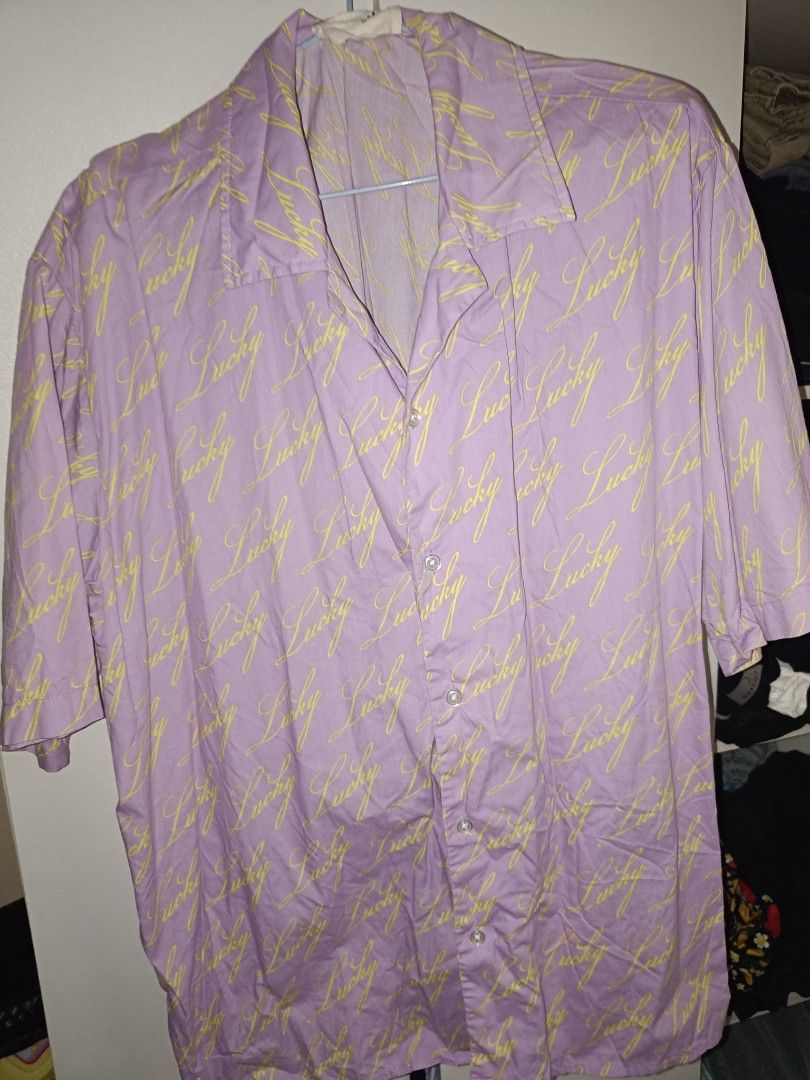 SMYOUTH streetstyle printed polo (Category: Tshirts & Polo Shirts ) located in Taguig. Submitted by jay_tg (Listing ID 1365288103, Image 1). Description: SMYOUTH streetstyle printed polo. Lucky printed. very light pink to lavender. used 2x. no issues. super nice and a fave katamad lang magplantsa hahah.