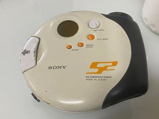 Sony CD Walkman D-SJ301 G-Protection Portable CD Player PARTS or REPAIR Not Working Preloved DISCMAN