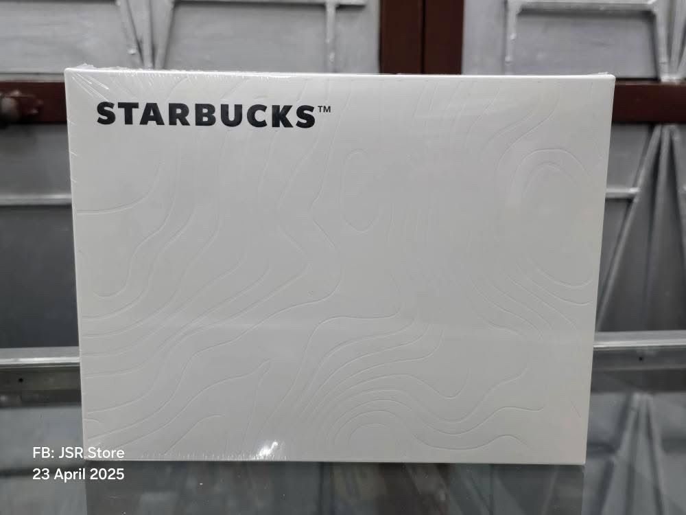 Starbucks Planner 2025 (Sealed) (Category: Coffee & Tea Tableware) located in Caloocan City. Submitted by dlsud0708 (Listing ID 1365286231, Image 1). Description: Featuring a sophisticated leather cover, a sleek rose gold pen, and a complementing leather pouch. Ideal for keeping organized with a touch of elegance, it’s designed to elevate your planning experience for the year ahead. Dimensions: Planner 148mm x 211mm x 23mm Pouch 176mm x 232mm x 3