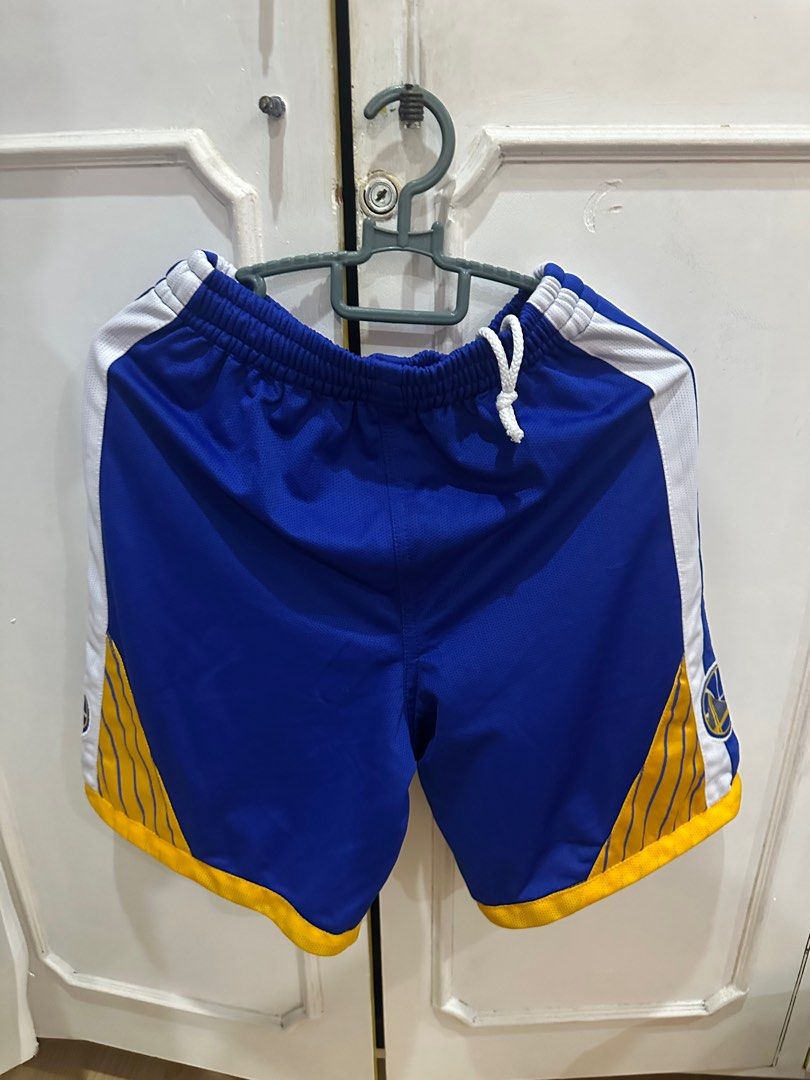 Stephen Curry Jersey (Category: Babies & Kids Fashion) located in Mandaluyong City. Submitted by mathizer3086 (Listing ID 1365201636, Image 2). Description: Only used once Size: medium to large kids buyer will shoulder sf RFS: decluttering.