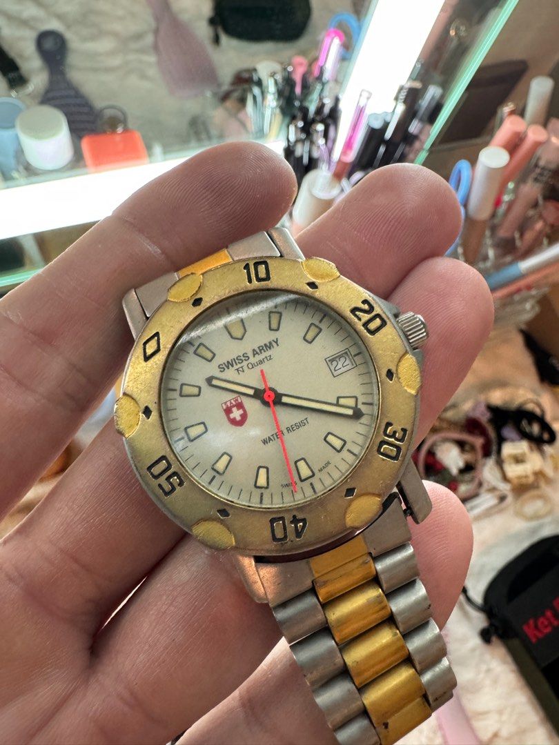 Swiss Army Watch (Category: Luxury Watches) located in Quezon City. Submitted by vbcsells (Listing ID 1365280064, Image 1). Description: No more box.
