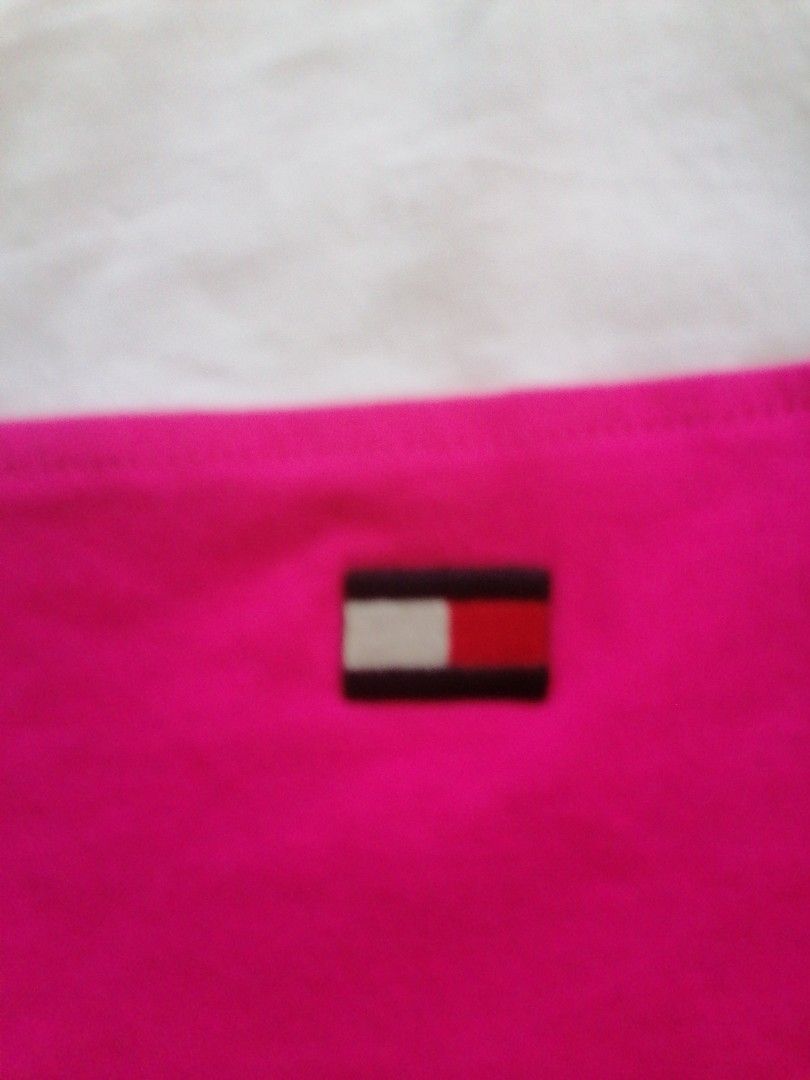 Tommy hilfiger shirt (Category: Shirts) located in Cabanatuan. Submitted by misshell26 (Listing ID 1365132198, Image 2). Description: Med on tag can fit up to large.