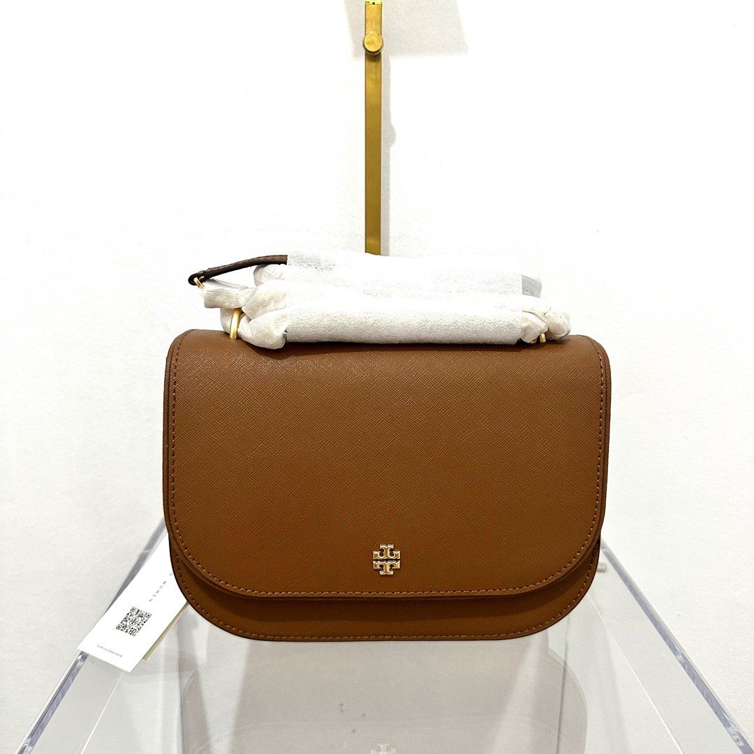 Tory Burch Emerson Flap (Category: Luxury Bags & Wallets) located in Makati City. Submitted by lux.mariah (Listing ID 1365258513, Image 2). Description: Guaranteed authentic 100% / Money back guarantee Tory Burch Emerson Flap( Crossbody Bag ) Brand new With Complete inclusions Message for Inquries.
