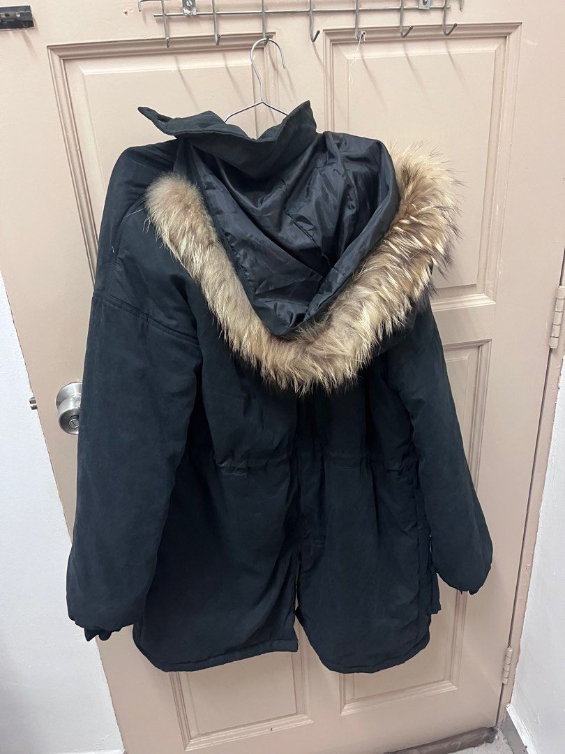 Winter Jacket (Category: Coats, Jackets and Outerwear) located in Singapore. Submitted by happylife1928 (Listing ID 1365256972, Image 1). Description: .