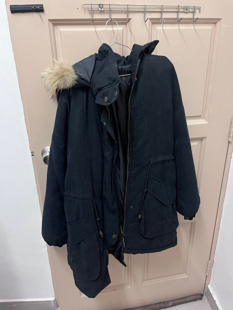 Winter Jacket (Category: Coats, Jackets and Outerwear) located in Singapore. Submitted by happylife1928 (Listing ID 1365256972, Image 2). Description: .