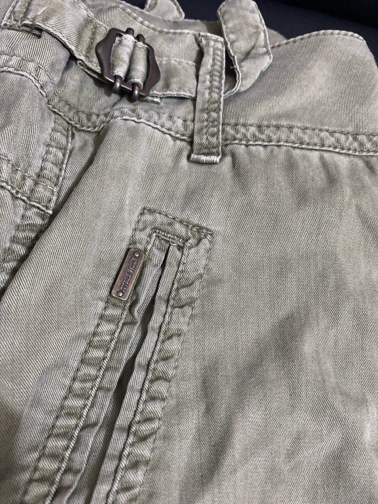 Zara Cargo Pants (Category: Other Bottoms) located in Taguig. Submitted by declutterwithriz (Listing ID 1365214232, Image 2). Description: Still in good condition. Barely used. Fits 25-27..