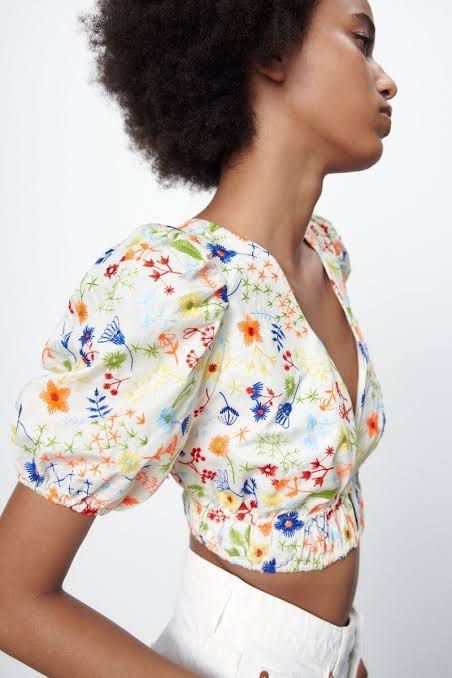 Zara embroidered puff sleeve top (Category: Blouses) located in Quezon City. Submitted by sr_24 (Listing ID 1365155030, Image 2). Description: Bought for 2495! Barely used cause I gained weight huhu. In XS!!.