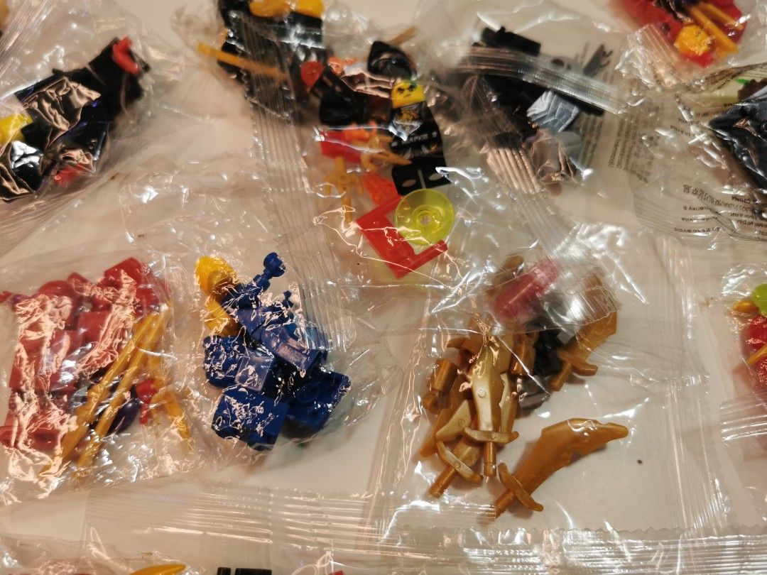 19 pcs ninjago characters (Category: Lego & Building Sets) located in Paranaque City. Submitted by planet4k (Listing ID 1365363898, Image 2). Description: Sealed Take all 17pcs.