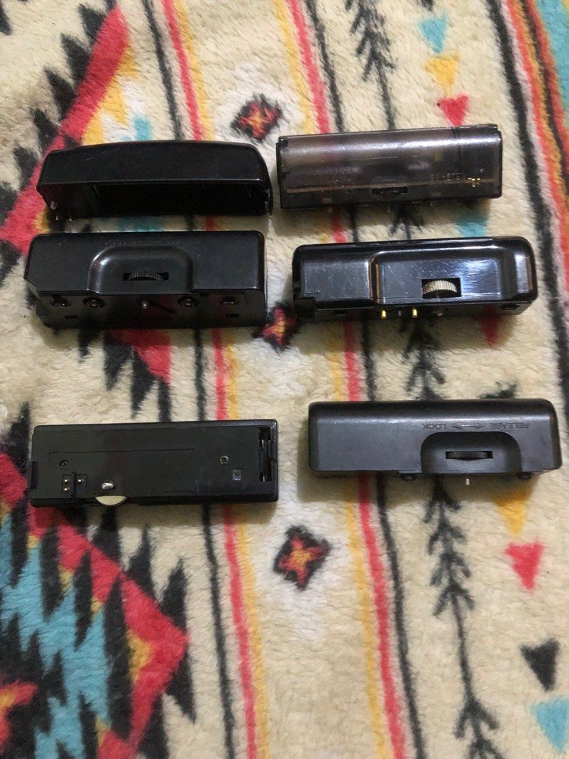200 each battery conversion attachment pack for old cassette players (Category: Portable Audio Accessories) located in Quezon City. Submitted by markgolveo (Listing ID 1365368184, Image 1). Description: 200 each battery conversion attachment pack for old cassette players.
