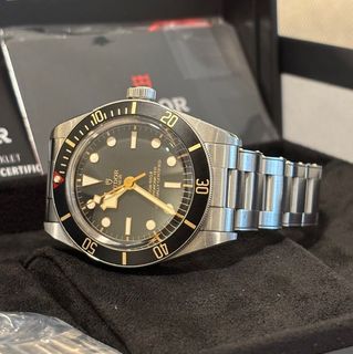 (Category: ) located in . Submitted by 786timepieces (Listing ID 1365464266, Image 1). Description: .