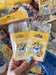 ✨In Stock✨Tokyo Disney 2025 King Donald Duck Pin Quacky Duck Donald Tokyo Disneyland Proxy Purchase Japan Proxy Purchase Tokyo Disneyland King Duck Keychain Duck Baton Pin Badge Picnic Mat Phone Lanyard Ring Finger Ring Loose Pack File Folder Lunch Bag Candy Box Dessert Cup and Saucer64239556733827110