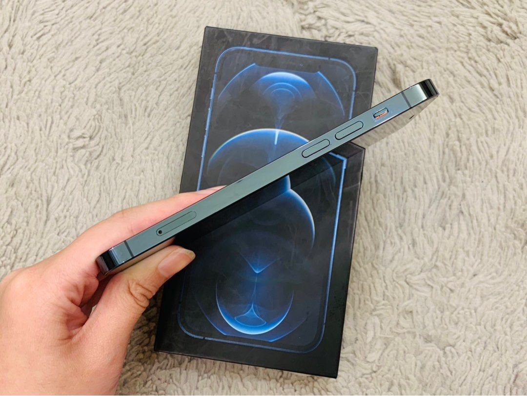 台中原廠電池85% IPhone 12 Pro 256g 藍色有盒裝及保護殼#KN39 台中原廠電池85% IPhone 12 Pro 256g 藍色有盒裝及保護殼#KN39