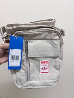 （分類：）位於 。 由 candy.0521 提交（商品編號 1365434606，圖片 1）。簡介： 。