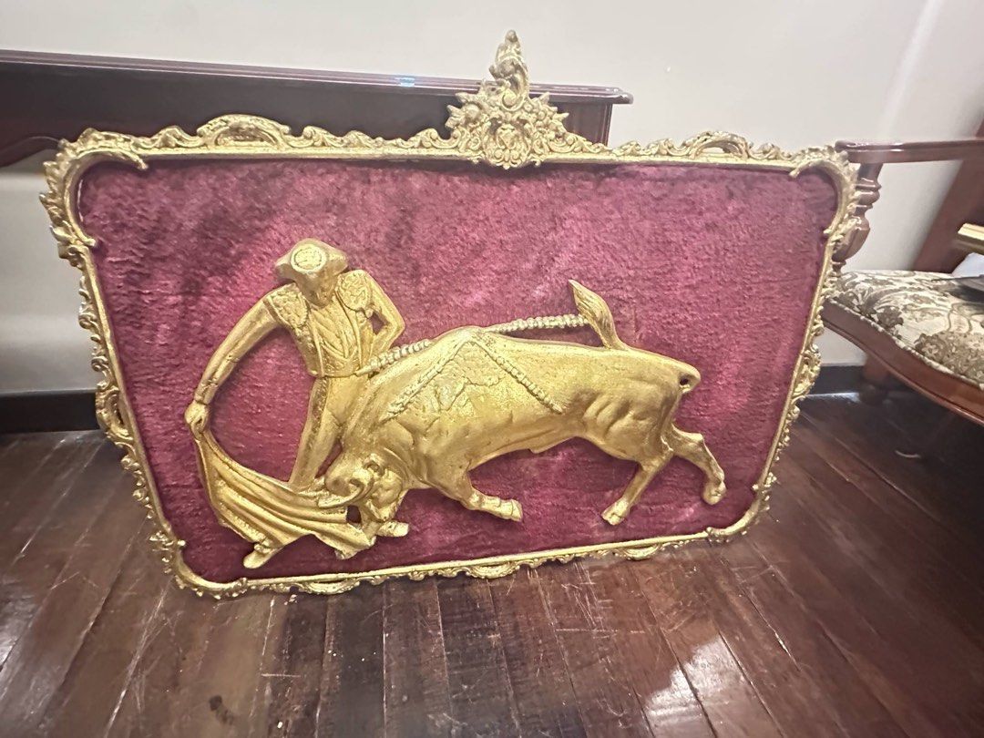 antique frame (Category: Other Home Furniture) located in Quezon City. Submitted by magic777 (Listing ID 1365473429, Image 1). Description: antique frame.