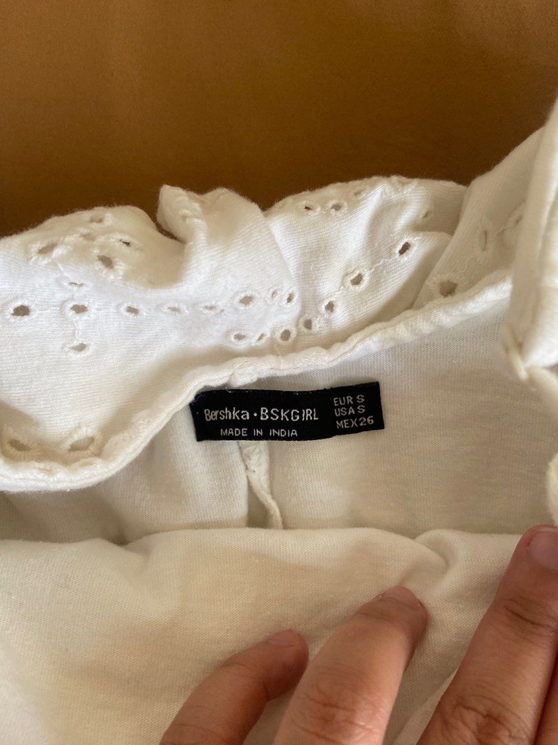 Bershka Eyelet White Romper (Category: Rompers) located in Quezon City. Submitted by cmsupreloved (Listing ID 1365327429, Image 2). Description: .