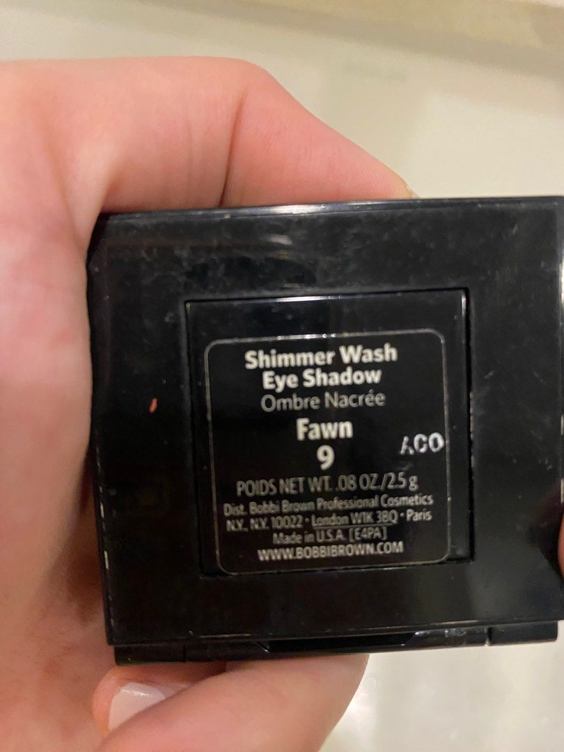 Bobbi Brown Shimmer Wash Eyeshadow (Category: Makeup) located in San Juan City. Submitted by closet.clean.up96 (Listing ID 1365452371, Image 3). Description: Past manuf .