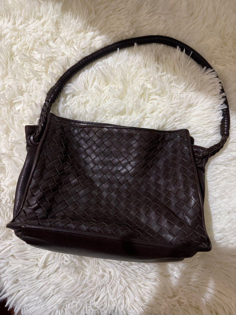 Bottega Shoulder Bag (Category: Luxury Bags & Wallets) located in Quezon City. Submitted by dessiedee (Listing ID 1365435358, Image 2). Description: Dark brown in color. With entrupy .