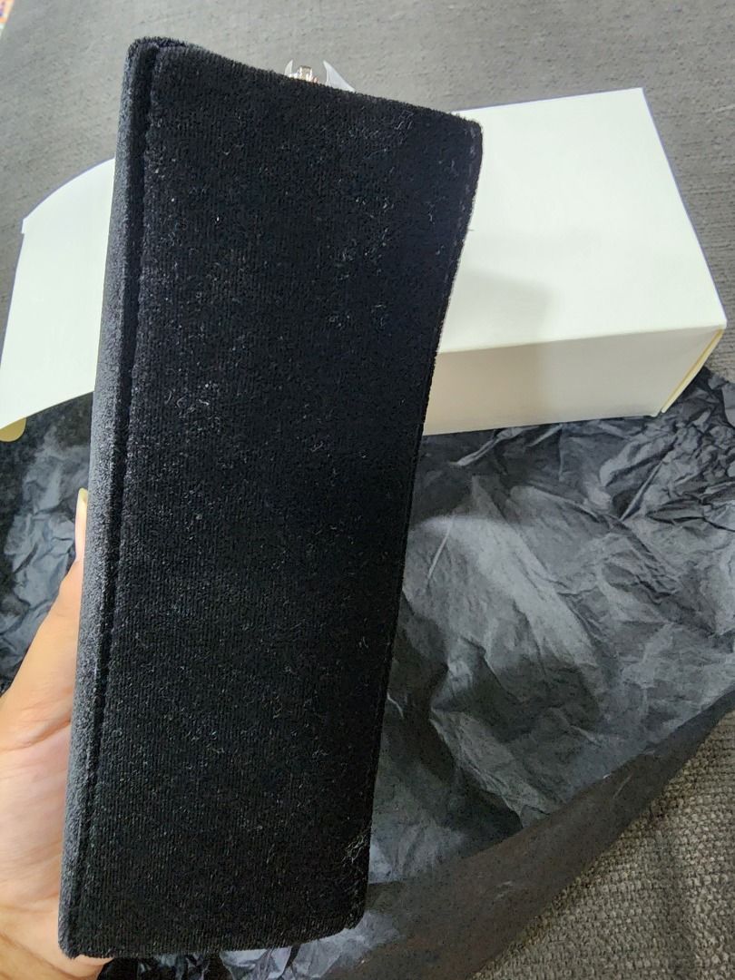 Christian Dior Pouch Moon Black (Category: Purses & Pouches) located in Tanay. Submitted by eulaaaaa (Listing ID 1365473212, Image 3). Description: Dior Pouch Authentic VIP Gift Dior Beauty 100% return money if proven fake.