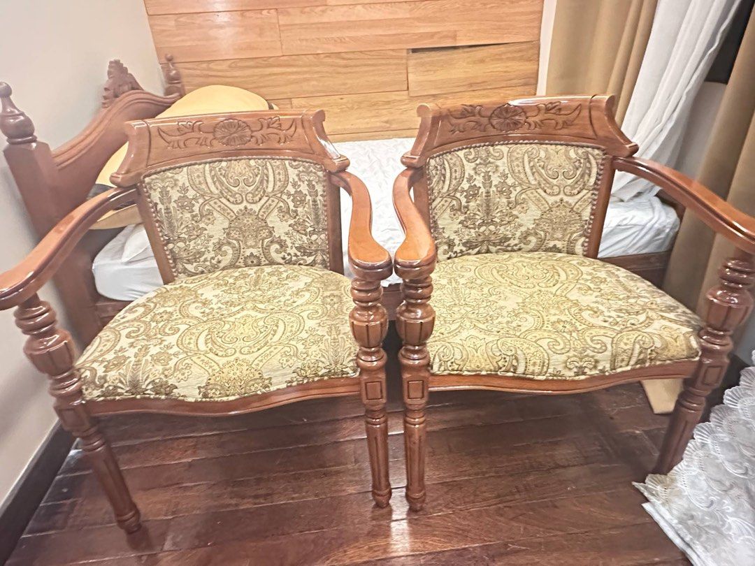 coffee chairs (Category: Chairs) located in Quezon City. Submitted by magic777 (Listing ID 1365473385, Image 1). Description: almost new coffee chairs.
