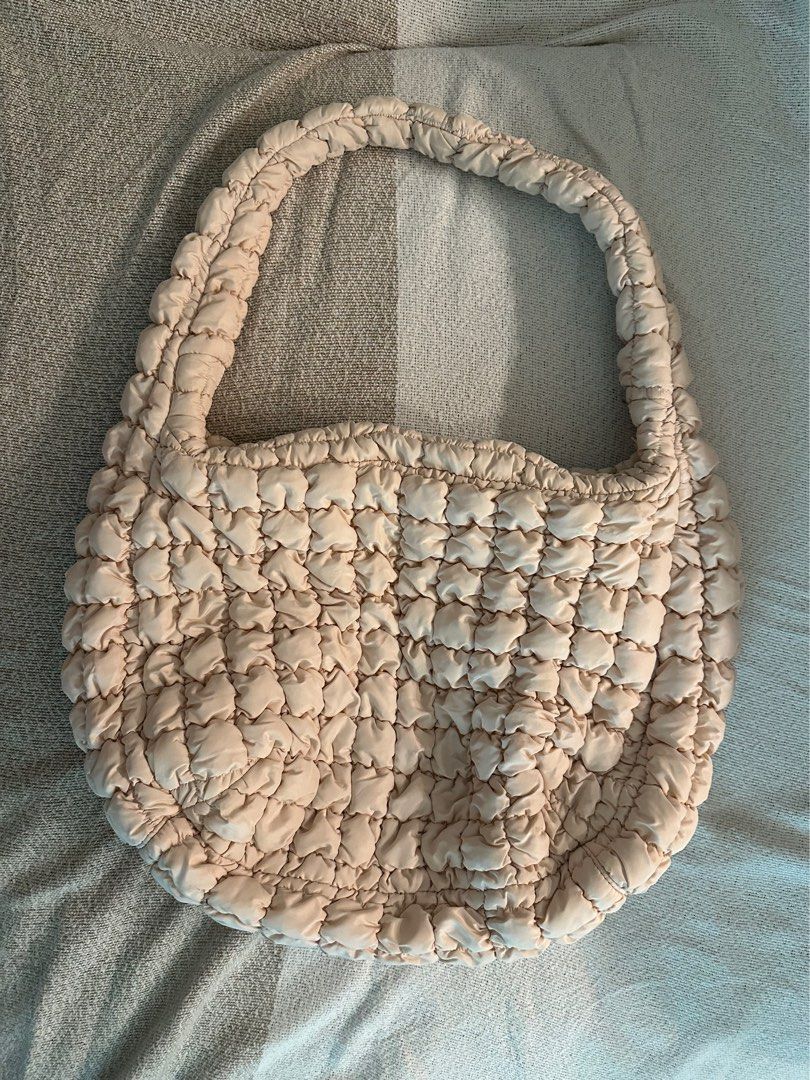 Cos Oversized Quilted Crossbody Bag (Beige) (Category: Luxury Bags & Wallets) located in Pasig City. Submitted by ccycloset (Listing ID 1365319489, Image 3). Description: Cos Oversized Quilted Crossbody Bag (Beige).
