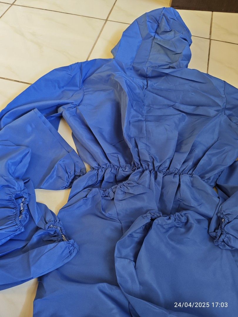 Coverall Water resistant with shoe cover (Category: Sets & Coordinates) located in Marikina City. Submitted by alphanavy (Listing ID 1365387827, Image 2). Description: .