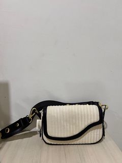 (Category: ) located in . Submitted by rentalbyfatin (Listing ID 1365398666, Image 1). Description: .