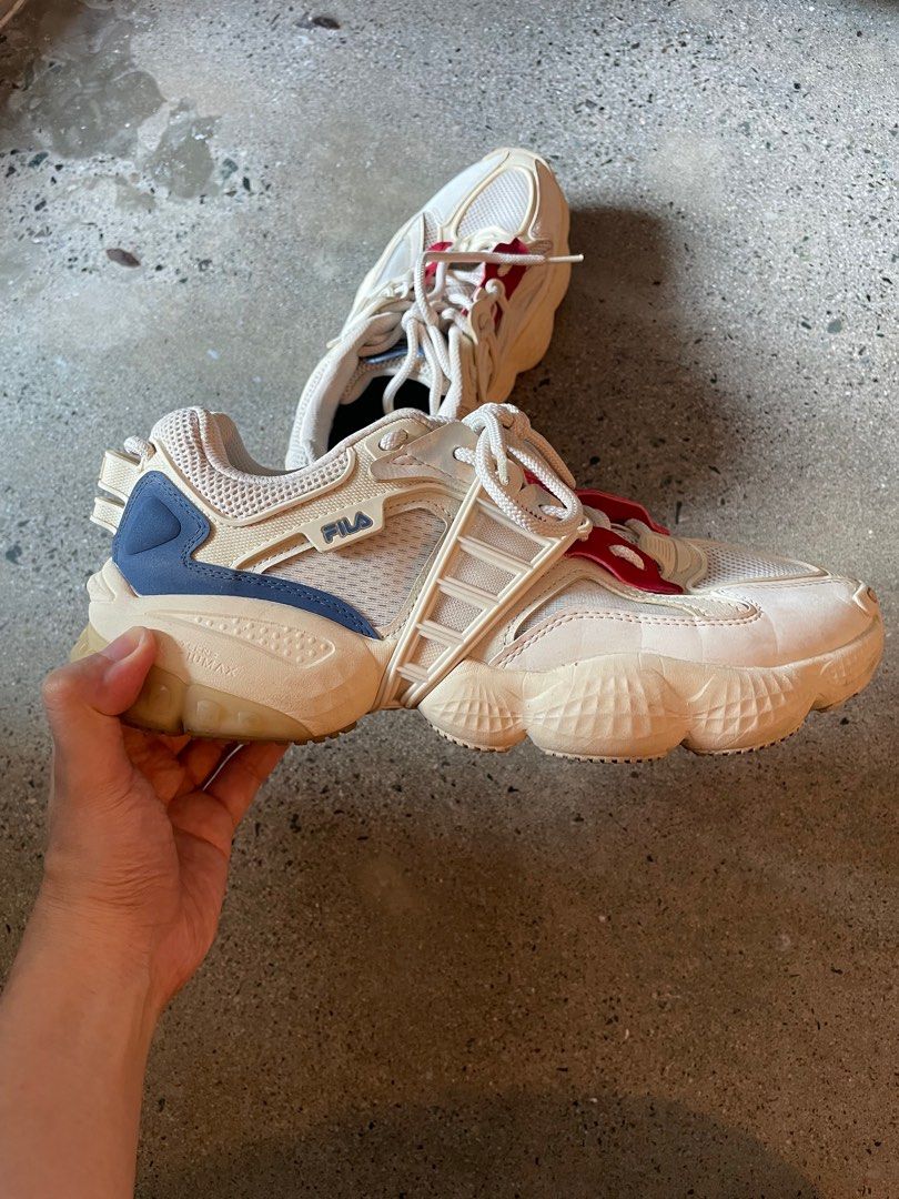 FILA Ladder Shoes 'White Blue Red' (Category: Sneakers) located in Quezon City. Submitted by notrerium (Listing ID 1365372402, Image 1). Description: FILA Ladder Shoes ‘White Blue Red’ US 8.5 UK 7.5 WYSIWYG WYSIWYG MOP: GCash MOD: Flash/Lalamove/Grab (Every Thursday - Saturday Shipping) Location: Quezon City.