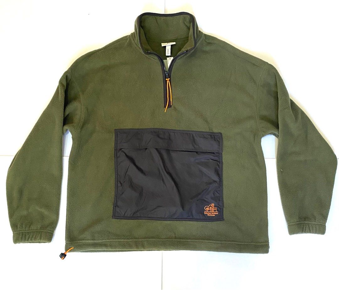 Fleece Jacket (Category: Coats, Jackets and Outerwear) located in Las Pinas. Submitted by imeru (Listing ID 1365346676, Image 1). Description: Good Condition with tag .